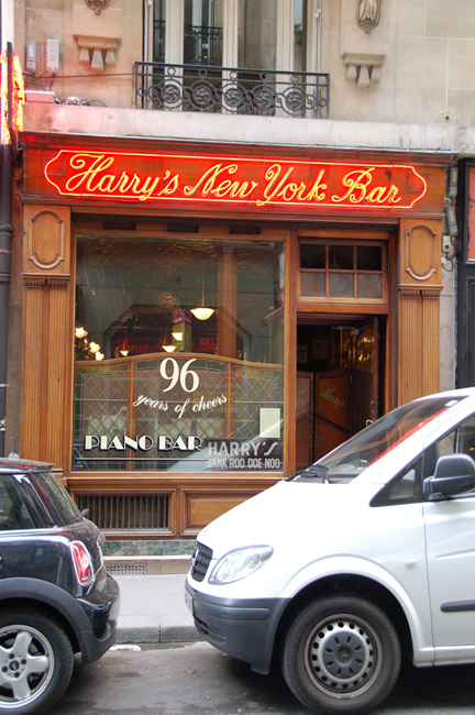 213 Harry's New York Bar